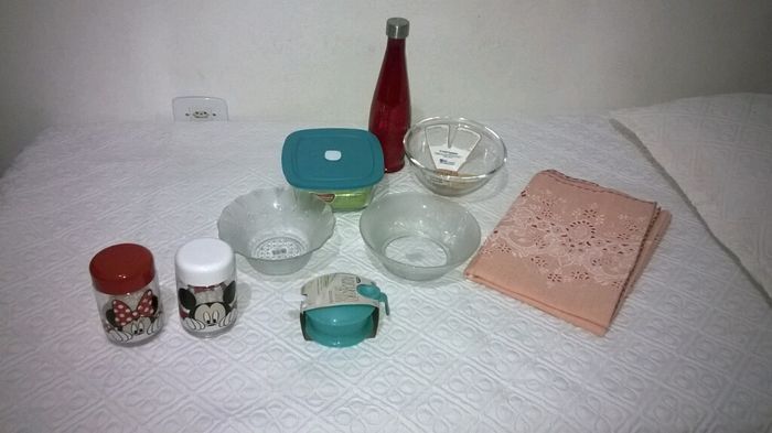 Uma das caixas do meu enxoval. - 1