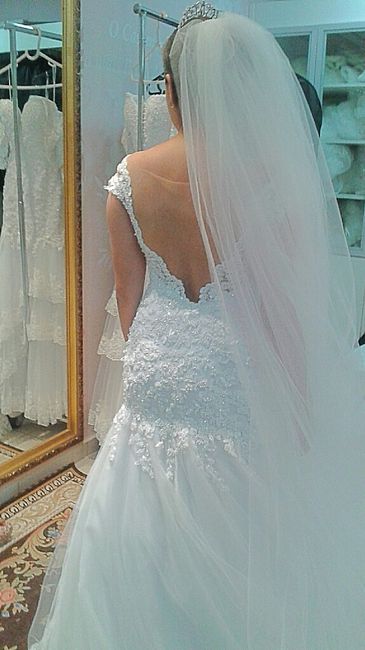 Provando o vestido de noiva. - 3