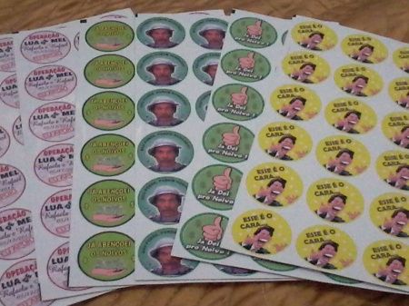 Adesivo personalizado para hora da gravata.
