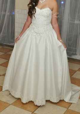 Vendo vestido de noiva + vestido de daminha - 1
