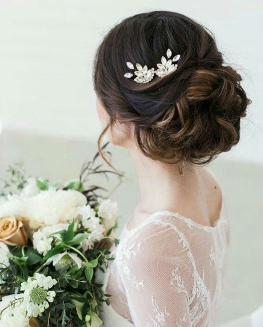 Qual penteado usar com vestido sereia? 19
