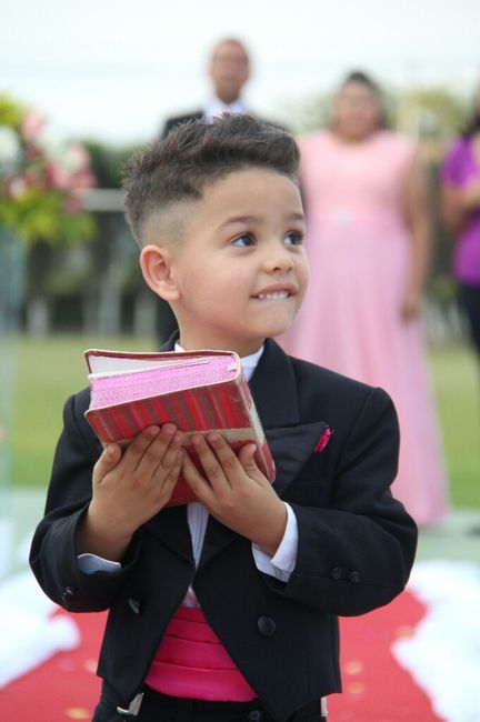 Meu casamento 👰 entrada Pastora e pajem com a bíblia💕 5