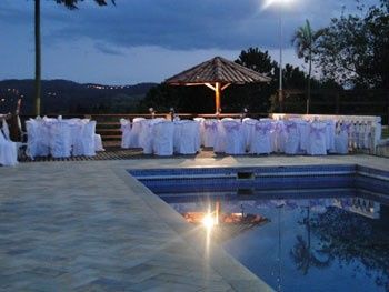 piscina e mini quiosque  