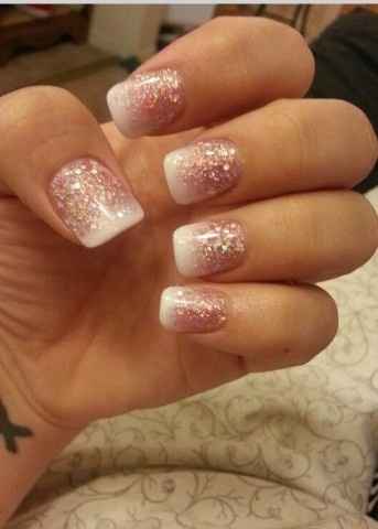 14- Modelo de unha francesinha com glitter