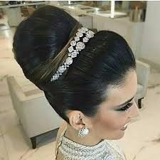 Inspirações de Penteado - Coque alto
