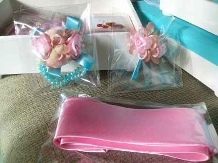 corsage, lapela e gravata