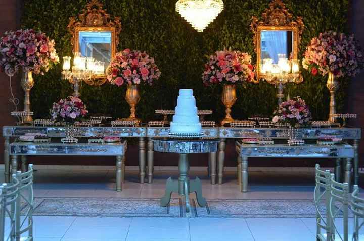  Meninas qual vcs acham mais bonita, mesa com muro inglês ou cortina de led? - 4
