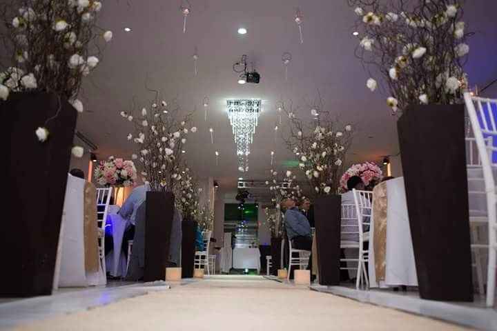 Decoraçao cerimonia galhos secos