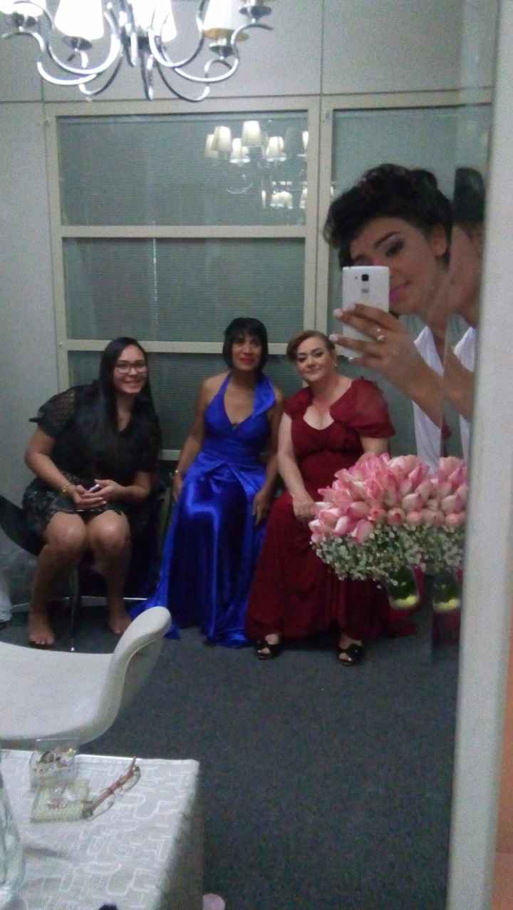 se arrumando com minhas lindas amiga, tia madrinha e mãe