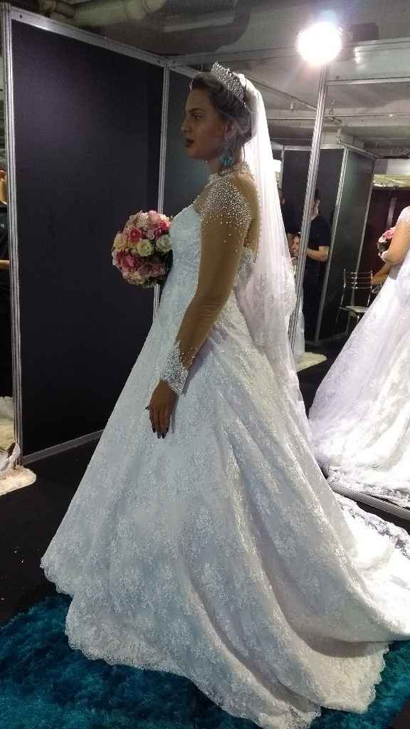  Enfim achei o meu vestido. - 1
