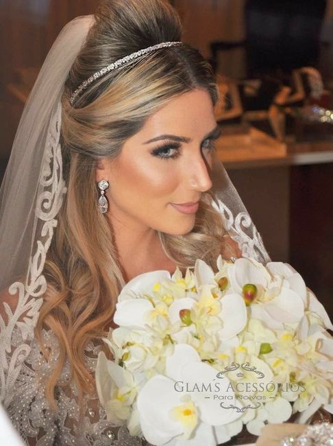 Penteado rainha e com flores - 5