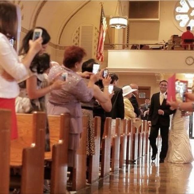 Celular em casamento: Proibir ou liberar? 2