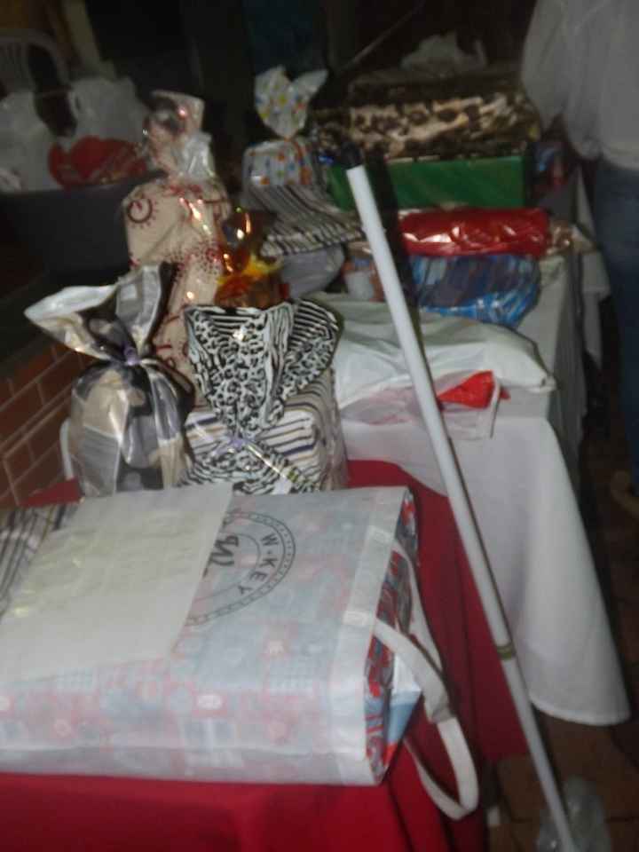 mesa de presentes