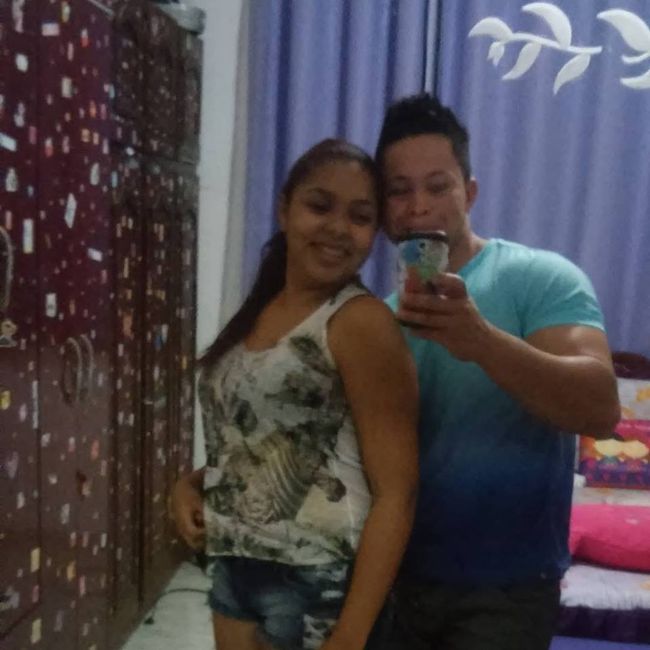 quem foi o primeiro a anunciar o compromisso de vocês para a família e amigos?