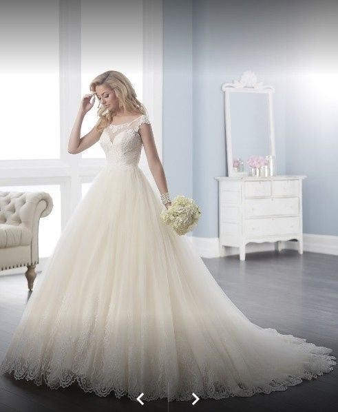 Vestido  com a Débora Noivas