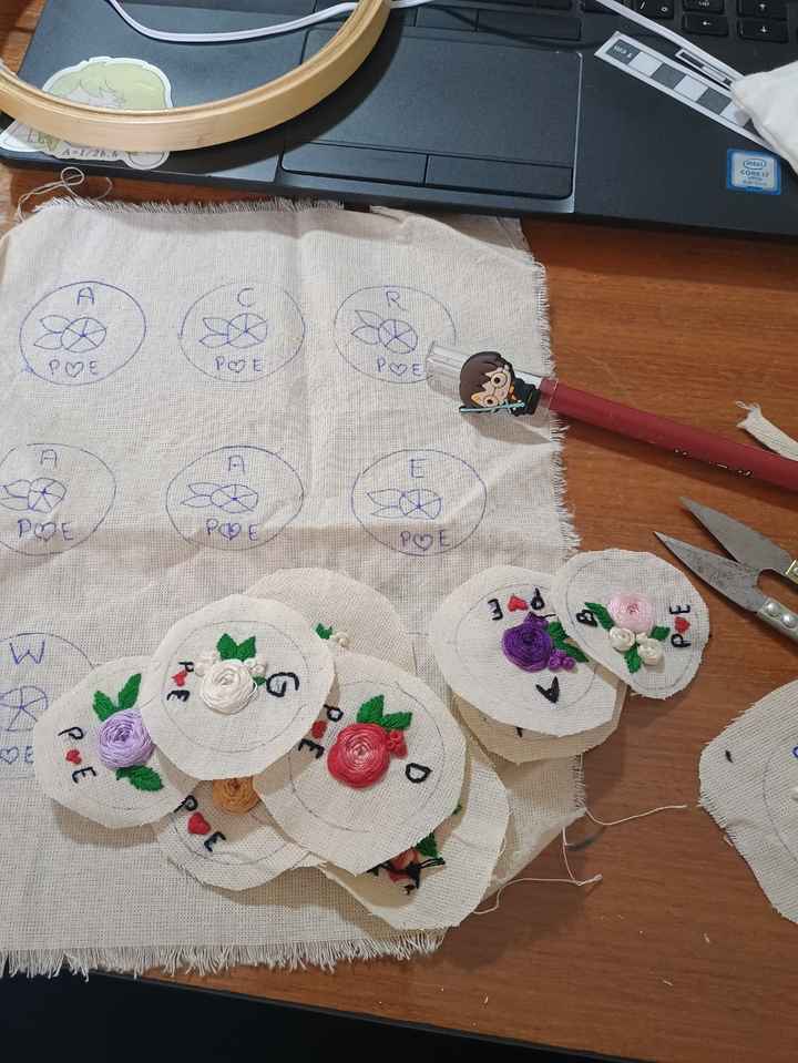 Bordei as lembrancinhas dos meus padrinhos - 1