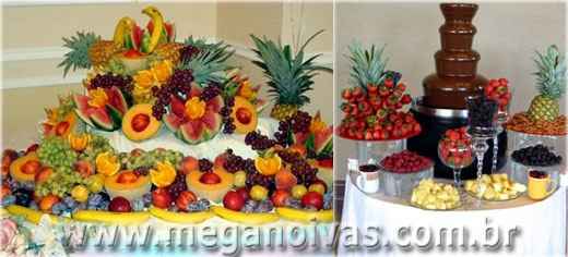 e a mesa ao envés de doce coloca  frutas