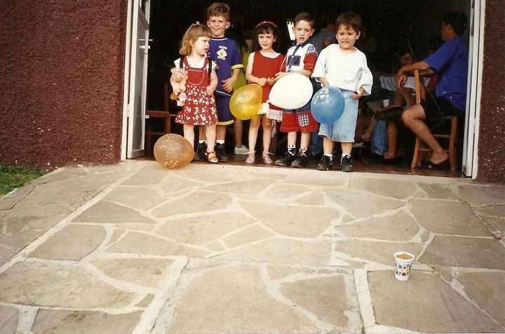 Eu e meus primos, com três e quatro anos de idade