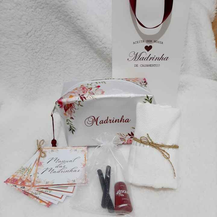 Convite das madrinhas, cheio de mimos e fofuras para cada princesa escolhida a dedo para participar 
