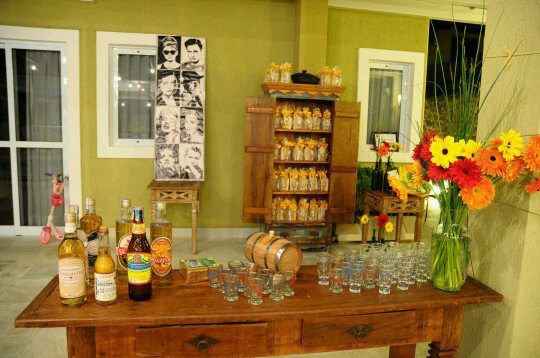 MESA DE CACHAÇA
