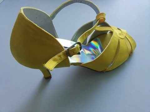 Sapato amarelo