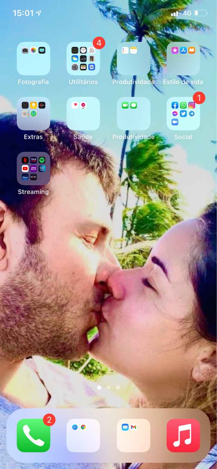 📸 Poste um print de tela do seu celular que tenha como fundo uma foto sua e do seu amor - 1