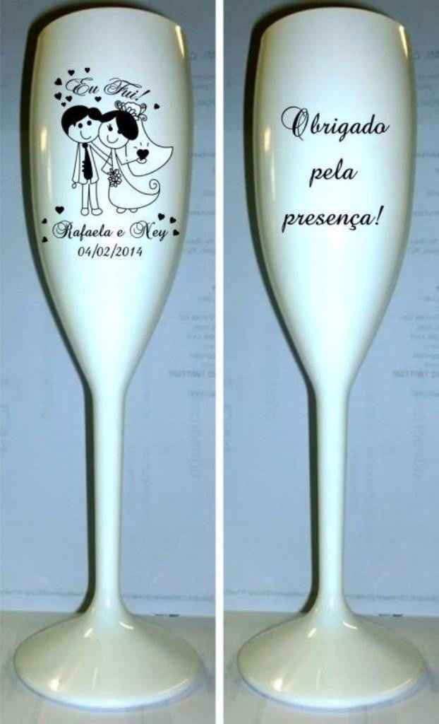 São dessas taças que tenho a mais.