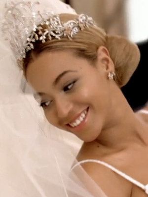 SIM ou NÃO para o vestido de noiva usado por Beyoncé em Best Thing I Never Had? 5