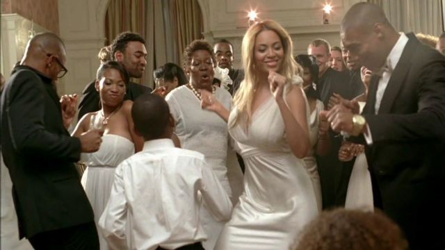 SIM ou NÃO para o vestido de noiva usado por Beyoncé em Best Thing I Never Had? 7