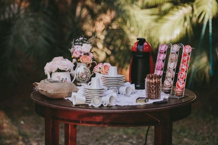 Terá mesa de café, chá e chocolate quente no casamento? 2