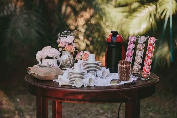 Terá mesa de café, chá e chocolate quente no casamento? - 1