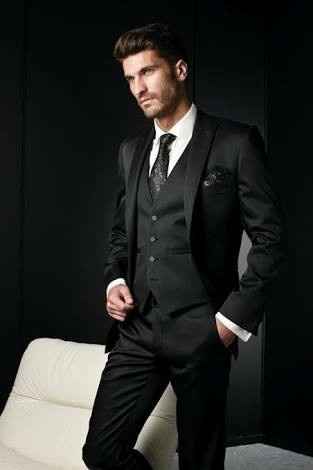 Qual a cor da roupa do noivo? - 2