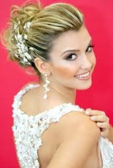 cabelo preso com luzes