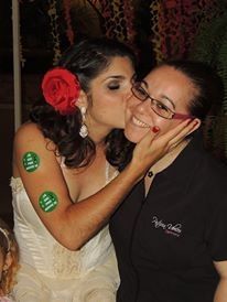 flor no cabelo para a festa