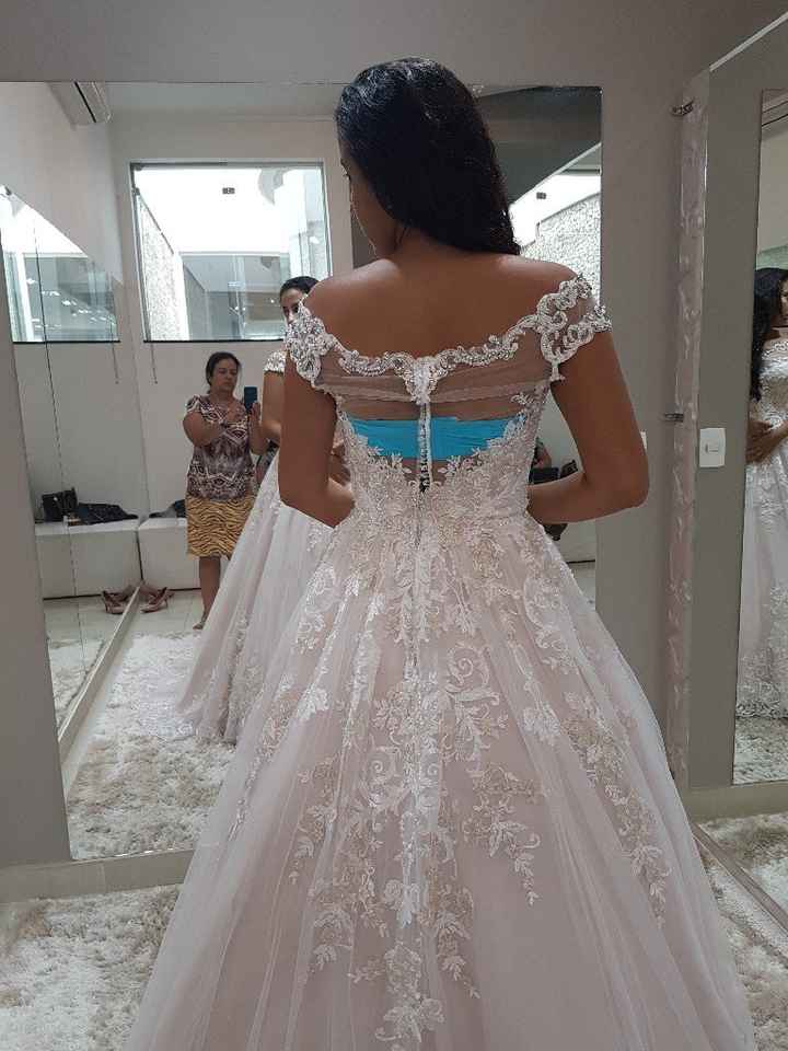 Dúvida qual desses vestidos ? - 2