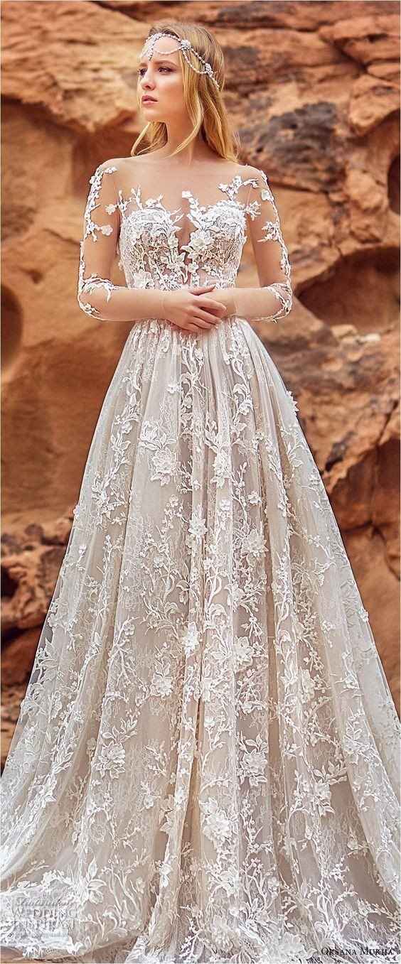 Vestido moderno e romântico