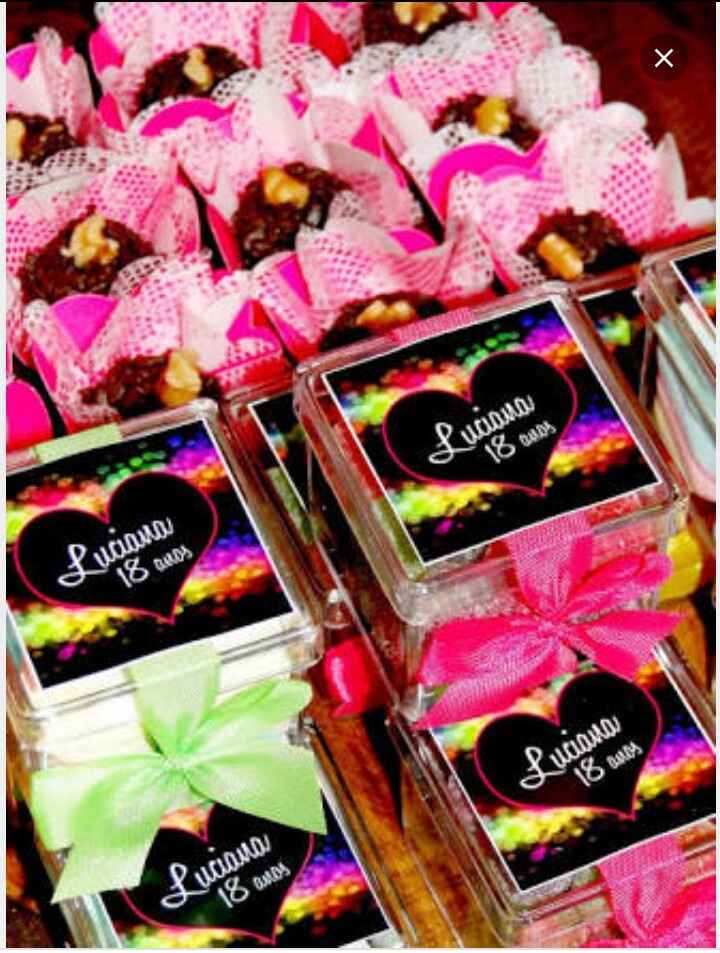 Lembrancinhas casamento tema neon - 11