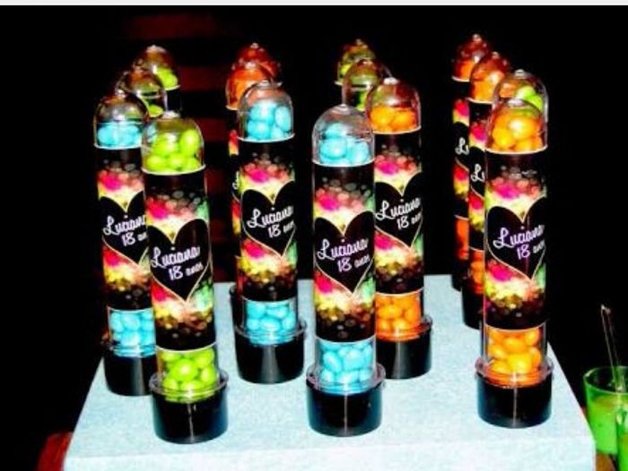 Lembrancinhas casamento tema neon - 7