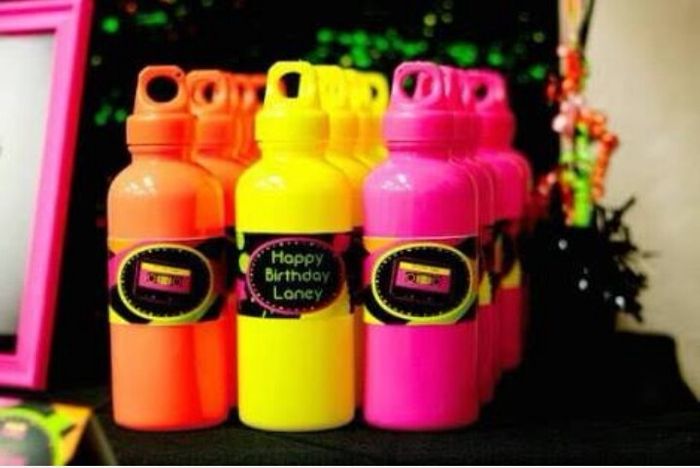 Lembrancinhas casamento tema neon - 10