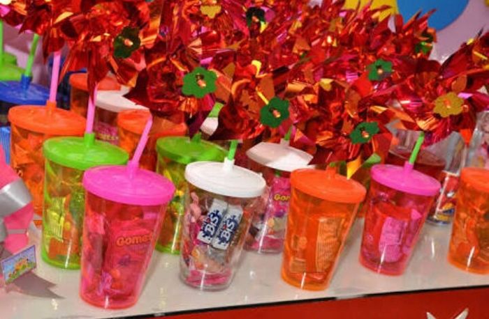 Lembrancinhas casamento tema neon - 14