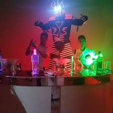 Por fim o tal do Robô Led do Agari Drinks