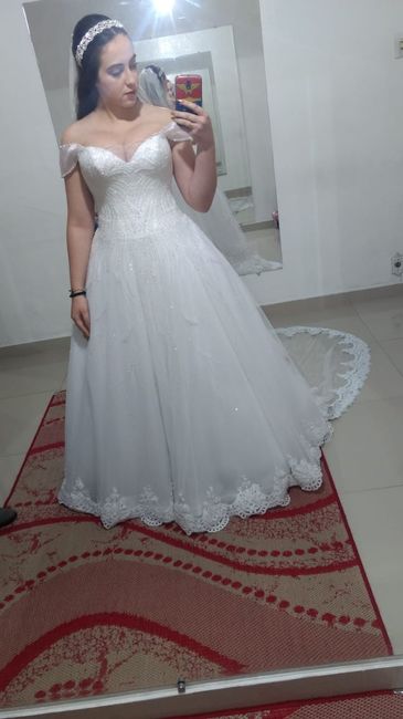 Vestido 4 - frente (ele tem bastante brilho, mas o decote é exagerado por ser um tomara que caia)