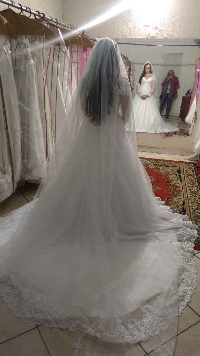 Vestido 1 que minha mãe gostou mais eu não - costas