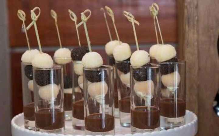  Vocês terão/tiveram o tradicional brigadeiro na mesa dos doces? - 1