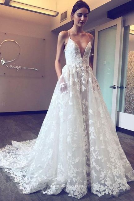 Vestido em tule com apliques de renda #NoivaMusa