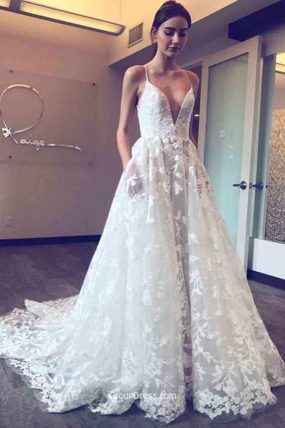 Vestido em tule com apliques de renda #NoivaMusa