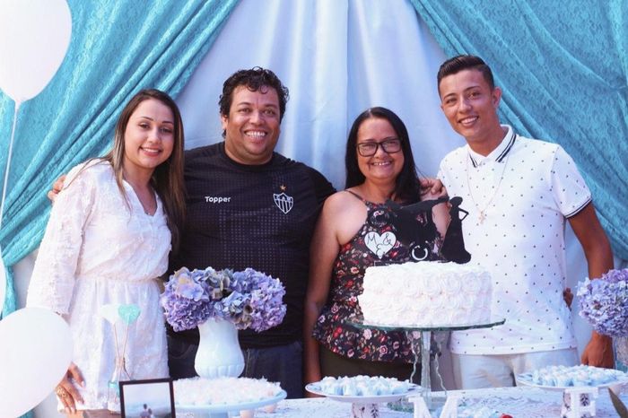 Os noivos, e meus pais, esse sorriso, faz tudo pra vê isso.