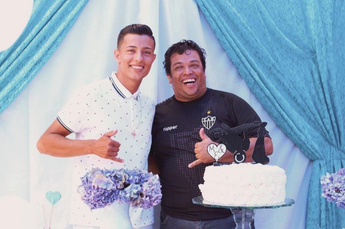 A felicidade do meu pai é tudo pra mim.