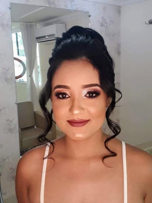 Meu teste de Make e Penteado 12