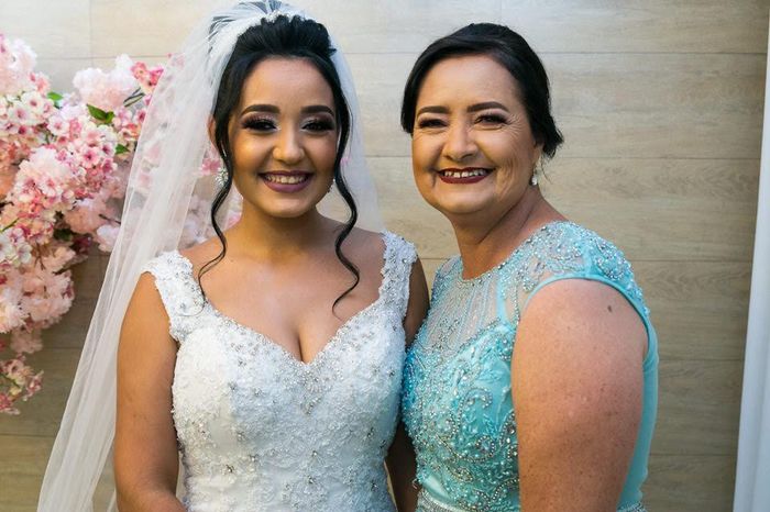 Depois de pronta! Fez da foto com minha mãe linda 